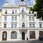 Blueground Rostovska Str Renovated Furnished Prg-19